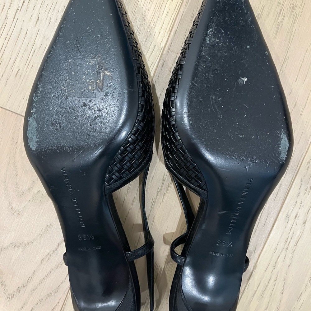 Bottega Veneta Black Woven Heels - Picture 5 of 5